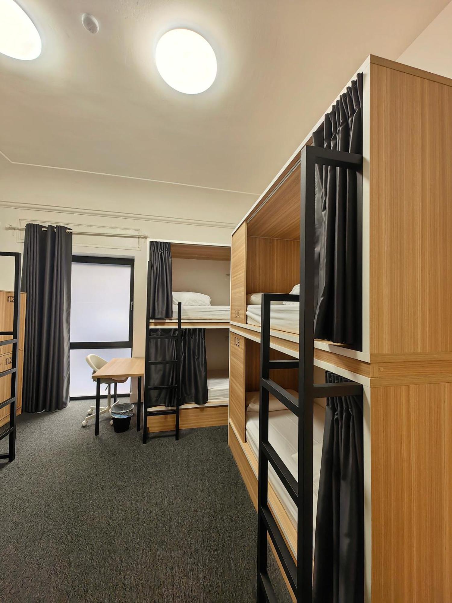 Hostel Siesta & Go Мадрид Экстерьер фото